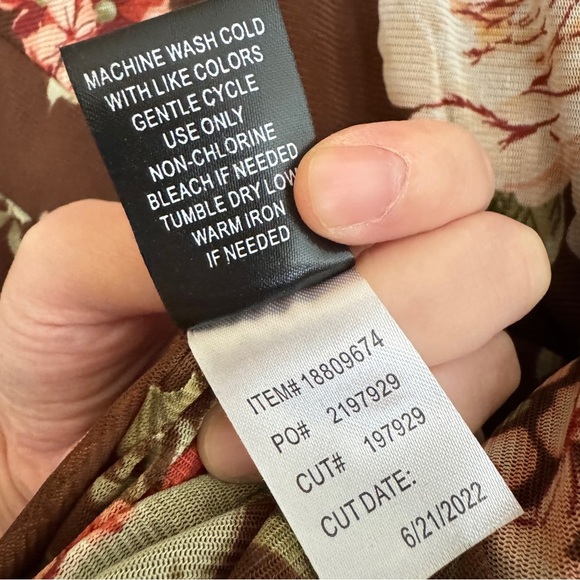 Torrid Brown Floral V-Neck Peplum Blouse Size 3/3X US - Picture 9 of 9